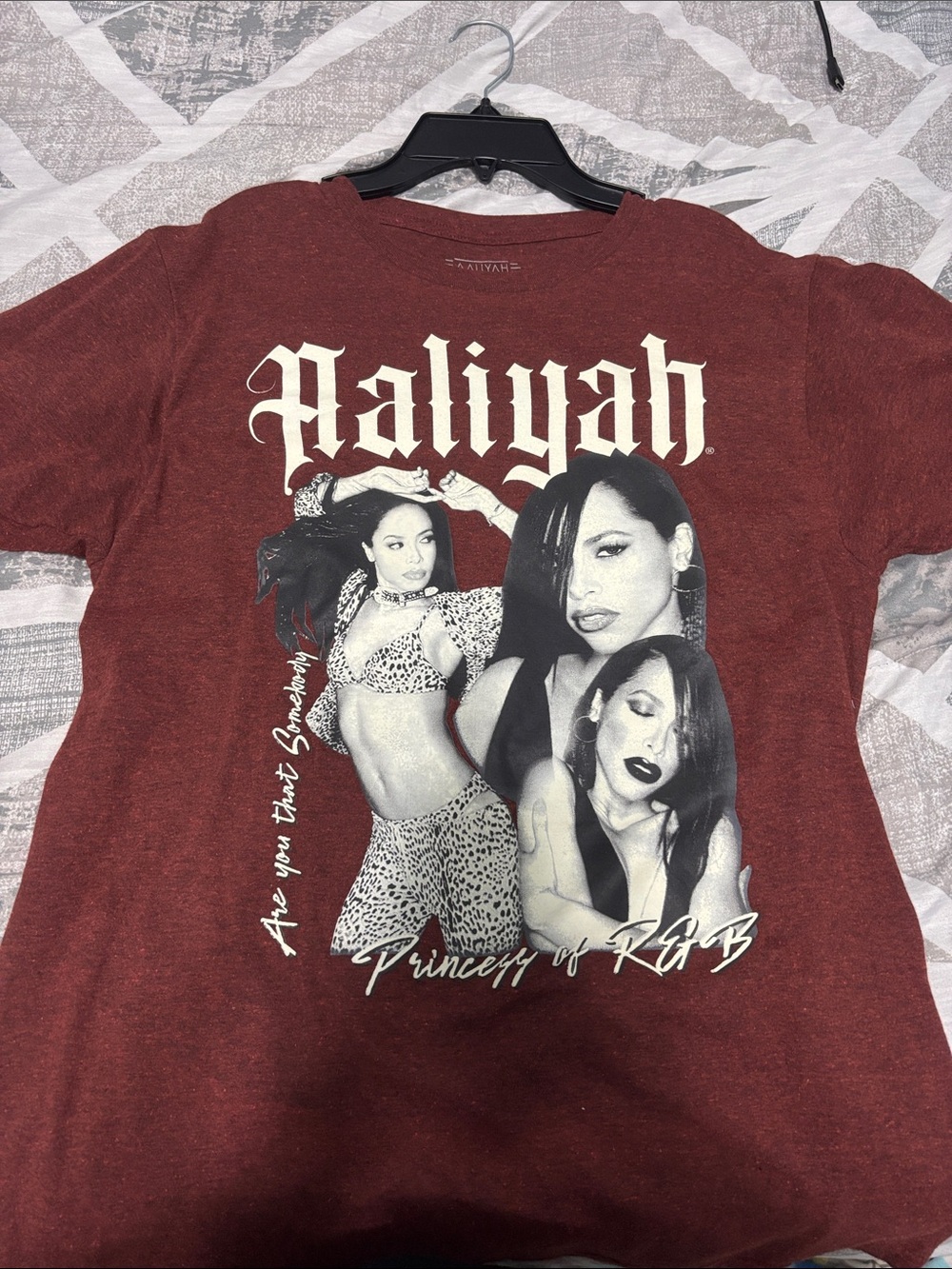 Aaliyah Graphic Tee - Women's Short Sleeve in Burgundy